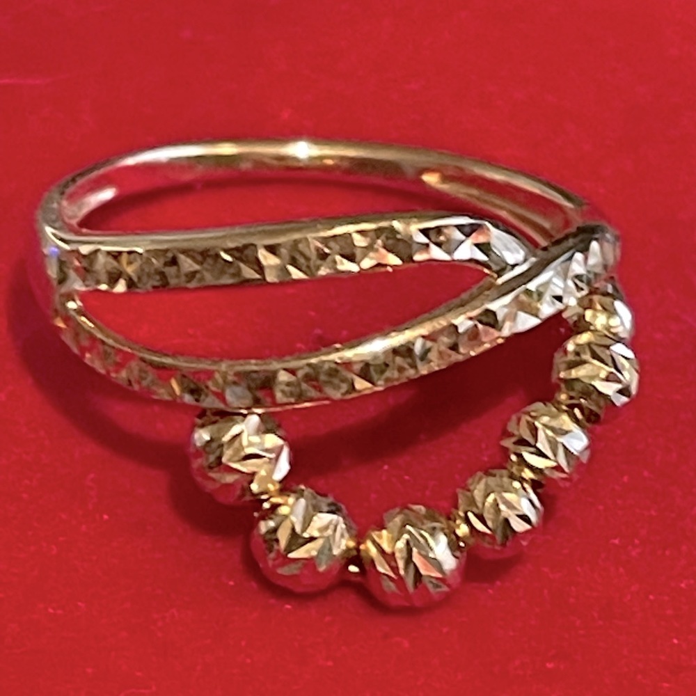 solid 18K yellow gold ring size 7
